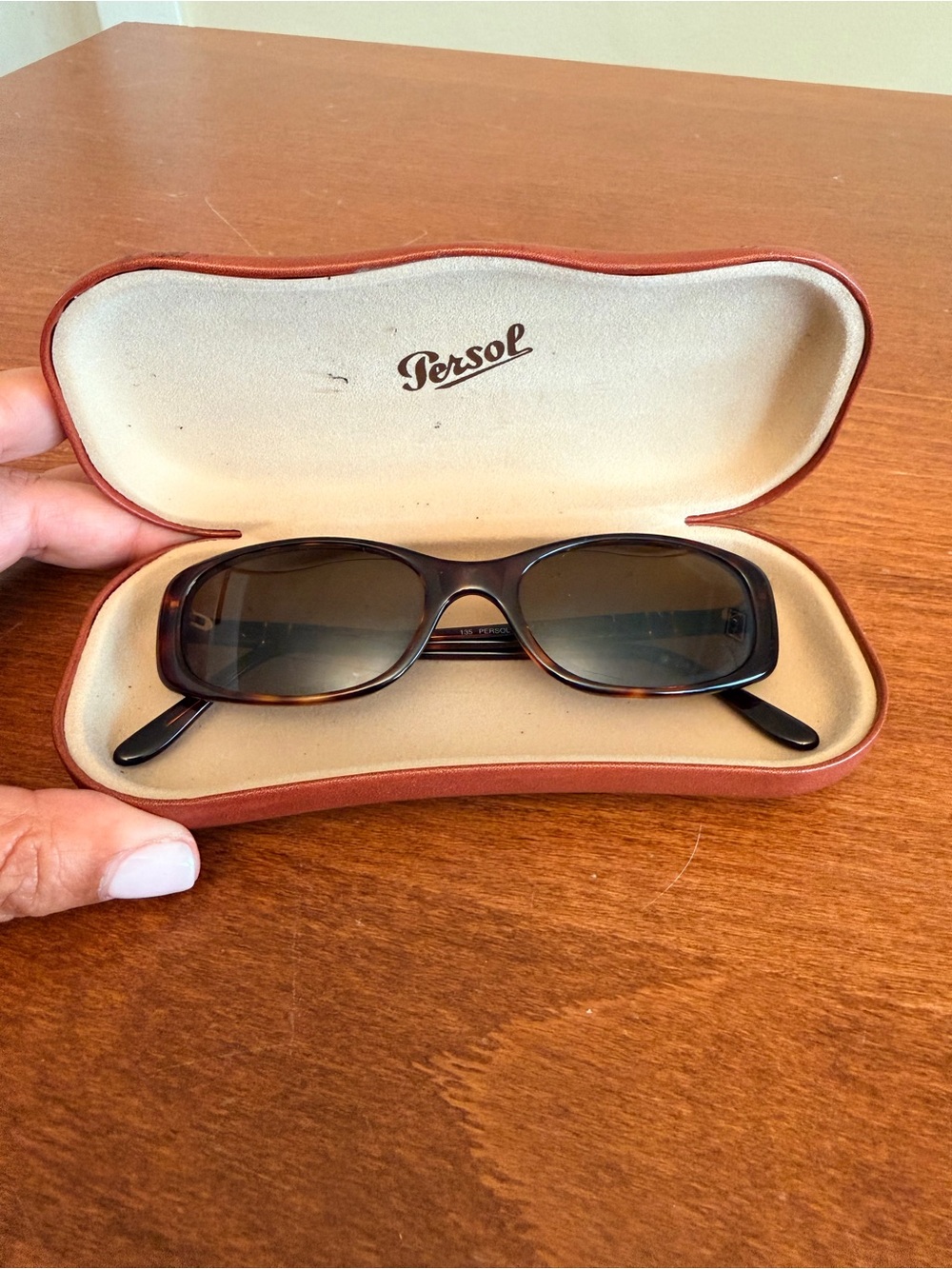 Donald J Pliner 134551 Oversized Sunglasses Made in Italy Polarized w/ Case